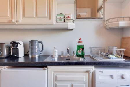 Spacious Ealing Broadway Apartment Londyn Zewnętrze zdjęcie