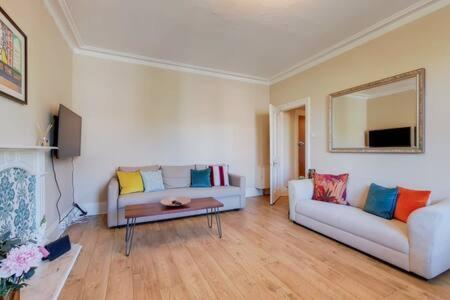 Spacious Ealing Broadway Apartment Londyn Zewnętrze zdjęcie