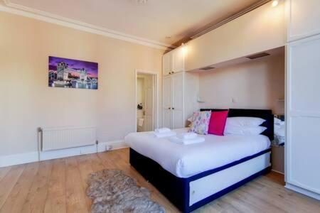 Spacious Ealing Broadway Apartment Londyn Zewnętrze zdjęcie